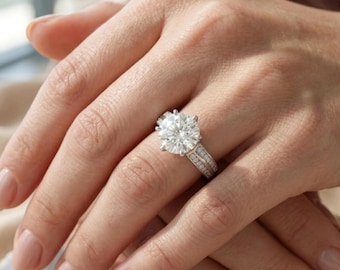 Anillo de compromiso simulado de talla redonda, anillo de circonita cúbica con vástago dividido en plata de ley 925, anillo de promesa nupcial único, regalo de aniversario para la esposa