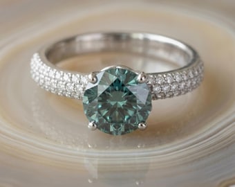 Anillo de compromiso solitario de moissanita de talla redonda de 1 quilate, anillo de plata de ley 925, delicado anillo minimalista para propuesta de matrimonio, regalo de aniversario para ella y su esposa.