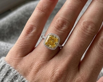 Anillo de compromiso con halo de moissanita talla cojín de 1,5 quilates en plata de ley 925. Anillo de pedida de mano. Delicado regalo de aniversario para ella. Anillo de boda minimalista.