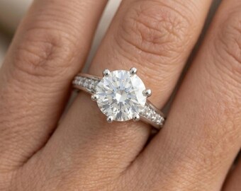 Anillo de compromiso solitario de moissanita redonda de 1,5 quilates, anillo de boda de plata de ley 925, anillo minimalista, regalo de propuesta y promesa para la esposa.