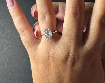 Anillo de compromiso para mujer con moissanita ovalada de 2 quilates y halo oculto, anillo de boda de plata de ley 925, anillo de promesa de pedida de mano, regalo de aniversario.