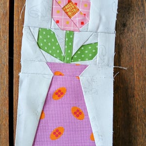 Flower in a Vase FPP Foundation Paper Piecing quilt block pattern Digital Download