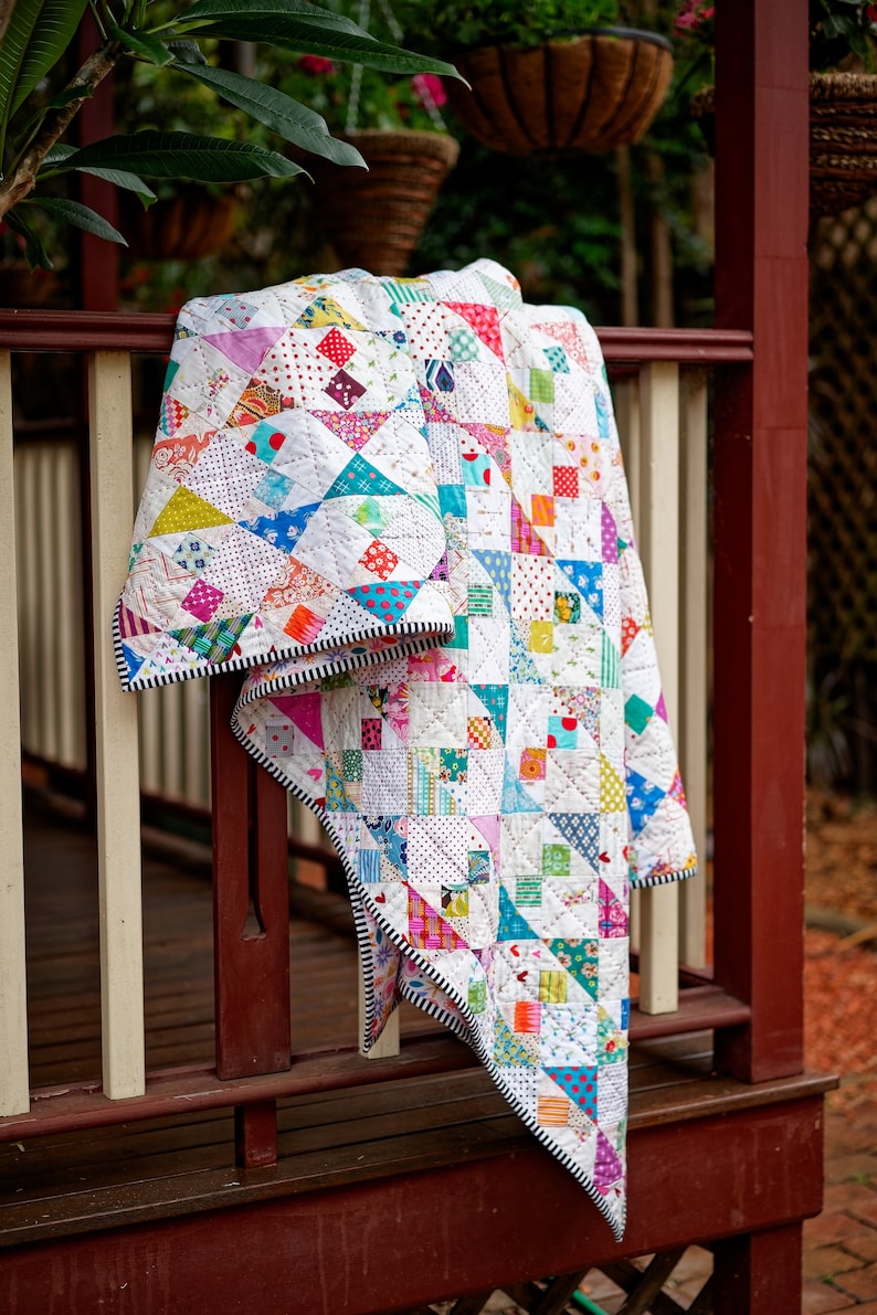Feel the Tide scrap quilt pattern by Thimbles and Needles