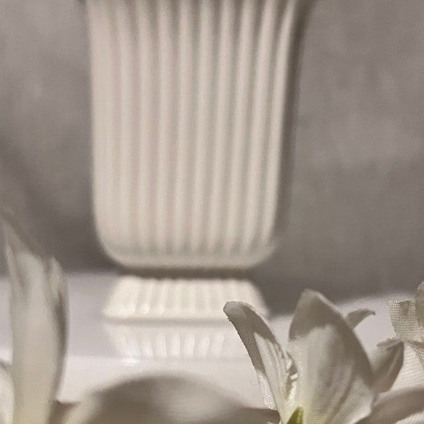Vintage Wedgwood Moonstone Miniature Planter Urn - Creamware