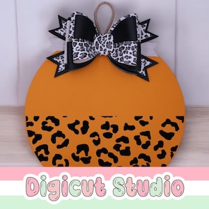 Over the top Bow for door signs svg. Leopard print svg for door sign. Round sign svg. Animal print sign svg. Large Bow. Decorative bow. CDS1