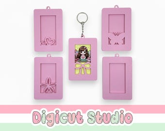 Peut inclure: Porte-clés rectangulaires roses avec des découpes décoratives de cœurs, d'un papillon et d'une fleur. Un porte-clés présente une petite image d'une fille de dessin animé. Le logo Digicut Studio est en bas.