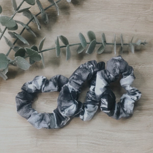 READY TO SHIP -- Grey Tie Dye  Printed Scrunchie, Minimalist Scrunchie, Grayscale Scrunchie, White and Grey Tie Dye Scrunchie