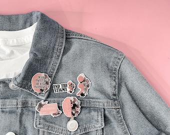 Pin artesanal de salud mental, pin de solapa, pin de corbata con punto y coma, pines para bolsos, pines para chaquetas vaqueras, pines para bolsas de gimnasio, regalo para terapeutas