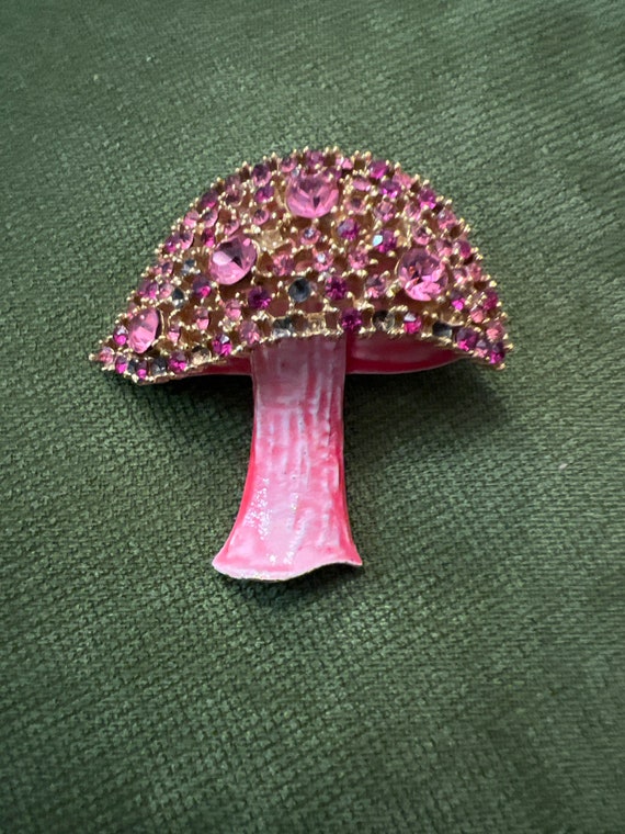 2.5 inch Capri Vintage Pink Mushroom with Enamel a