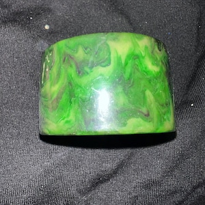 Green Bakelite Bracelet 4.5 cm Wide