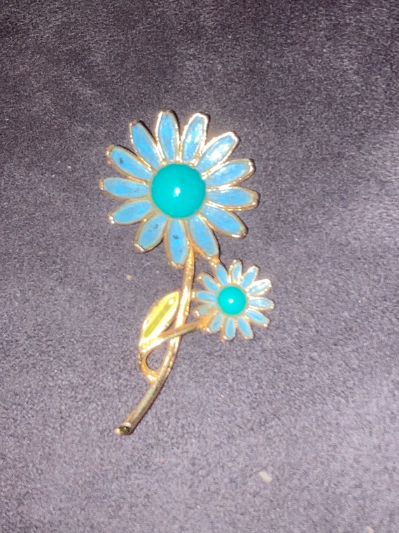 Weiss enameled 3 inch flower brooch pin