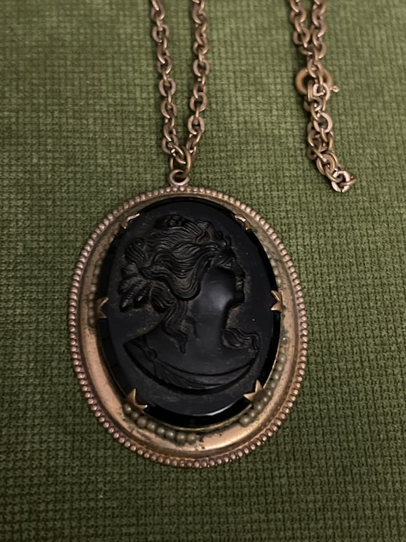 Black Jet Cameo Deco on Long Brass Chain - image 1