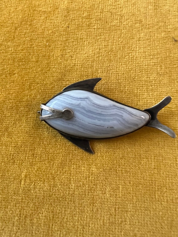 Vintage Sterling Silver Fish Blue Striate Agate M… - image 1