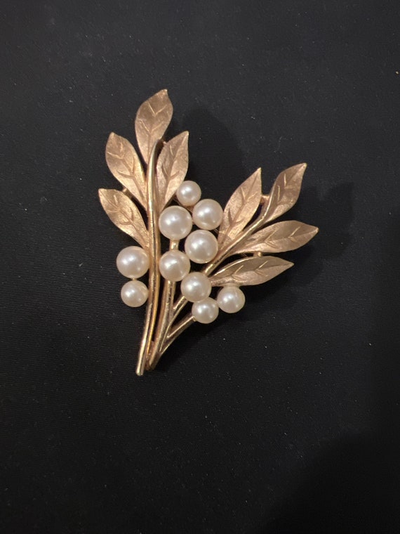 Crown Trifari Signed Vintage Brooch