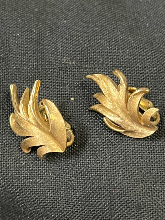 Trifari Vintage Leaf Earrings Clip on