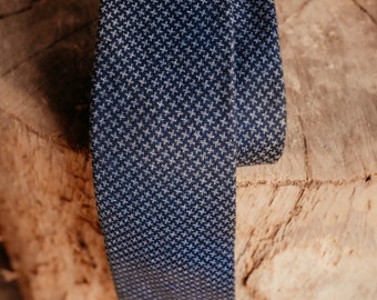 Premium Krawatte in Mitternachtsblau  Blau mit Hahnentrittmuster