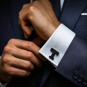 2 gemelos personalizados en negro mate cepillado - Letras - Regalo para él - en cobre/latón