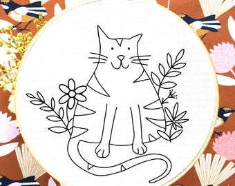 Stylised very cute cat embroidery, PDF template, beginners or advanced, embroidery file, handmade gift, animal embroidery, cat embroidery