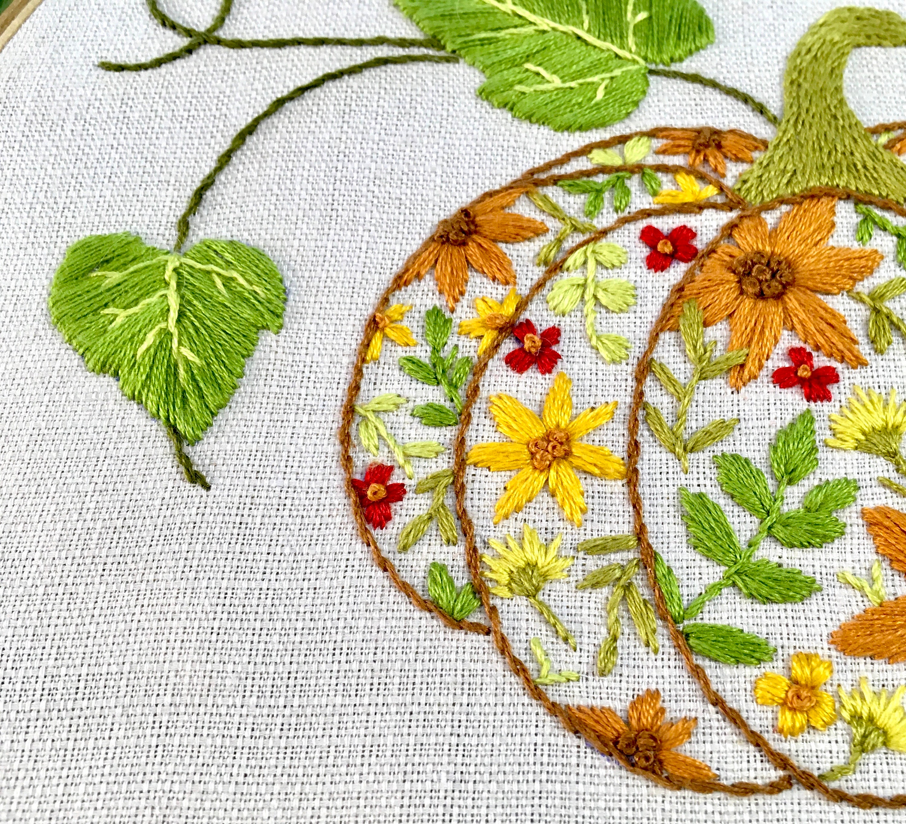 Halloween Flower Pumpkin Embroidery Pattern, Fall Colours, Autumn Craft ...