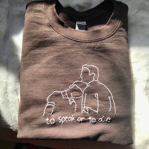 La sudadera de CMByn que dice “hablar o morir” imagen 5