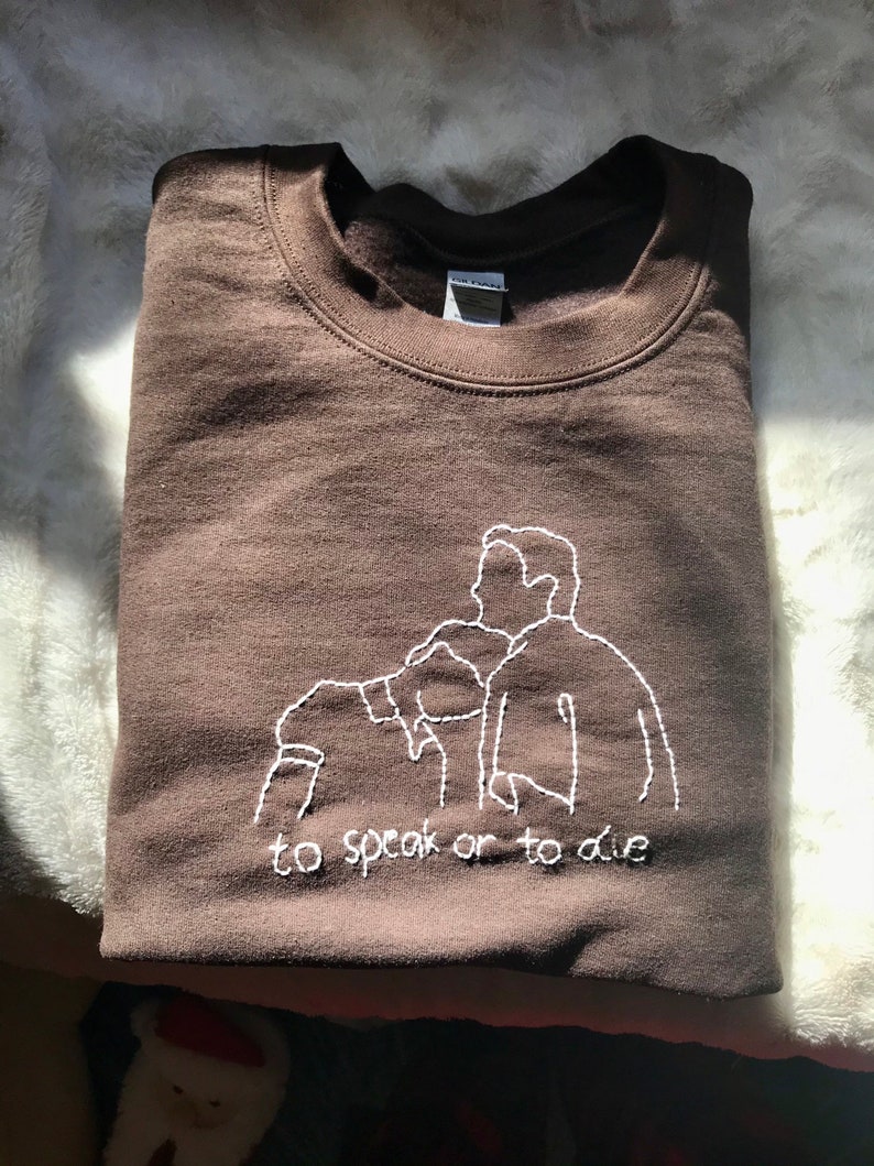 La sudadera de CMByn que dice “hablar o morir” imagen 5