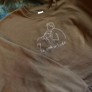 La sudadera de CMByn que dice “hablar o morir” imagen 10