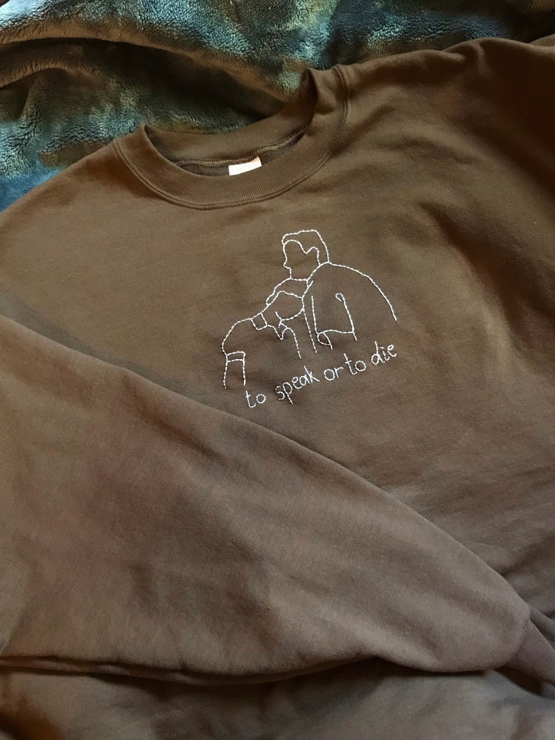 La sudadera de CMByn que dice “hablar o morir” imagen 10