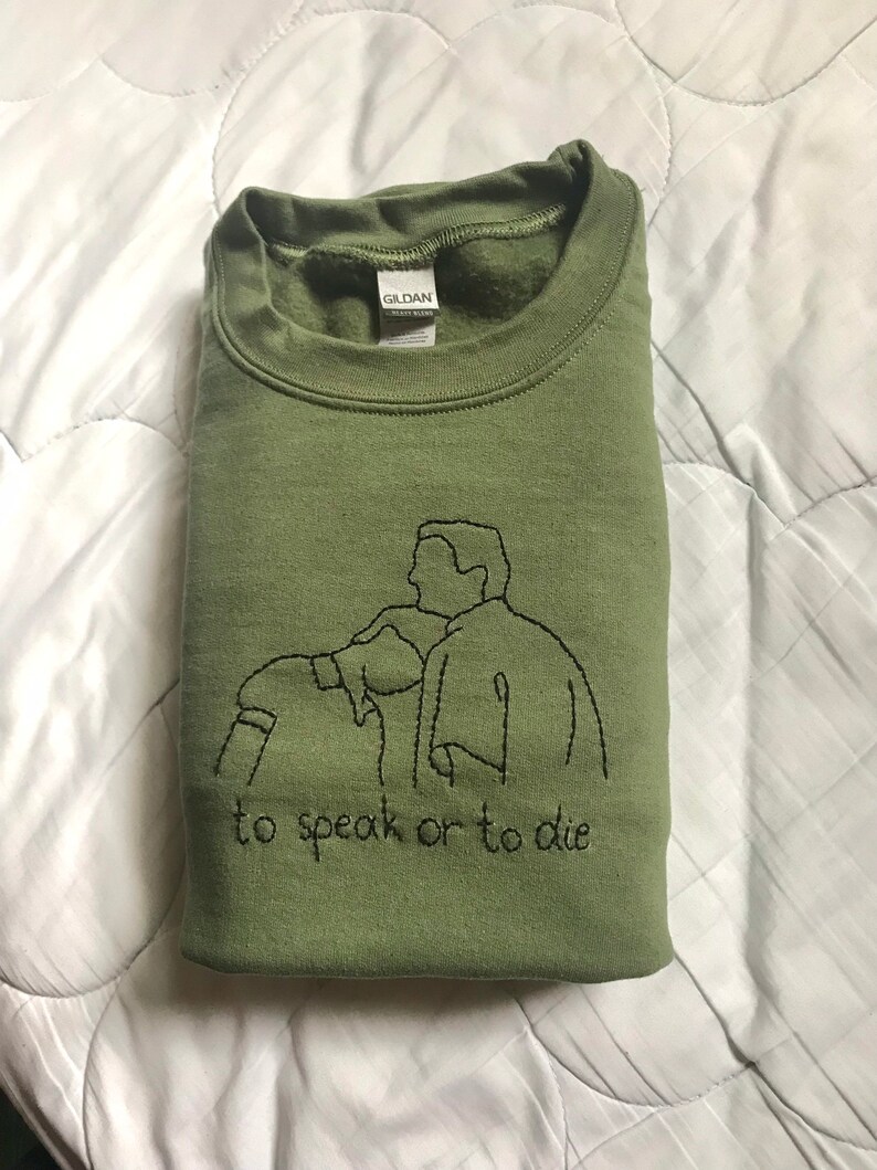 La sudadera de CMByn que dice “hablar o morir” imagen 9