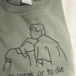 La sudadera de CMByn que dice “hablar o morir” imagen 3