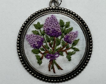 Flower pendant, medallion with knitted flowers, Christmas gift for women, xmas gift for ladies,