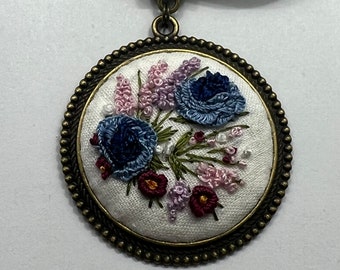 Flower pendant, medallion with knitted flowers handmade, Christmas gift for women, xmas gift for ladies,