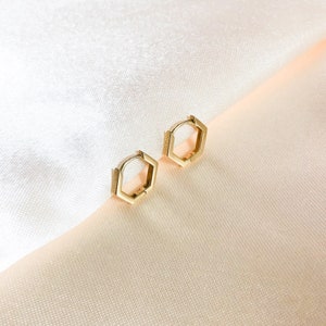 Hexagon Hoop Earrings~ Huggie earrings ~ Earrings hoops~Small gold hoops~Huggie hoops earrings~Gold Huggie earrings•small gold hoop earrings