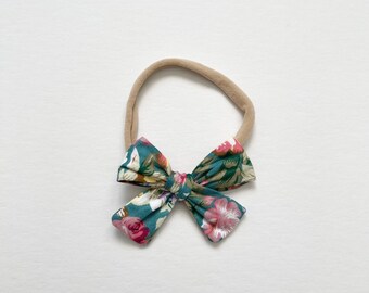 School Girl Bow Baby Headband - Soft Nylon Headbands Babies - Shower Gift - Newborn Bows Knot – Blue Floral