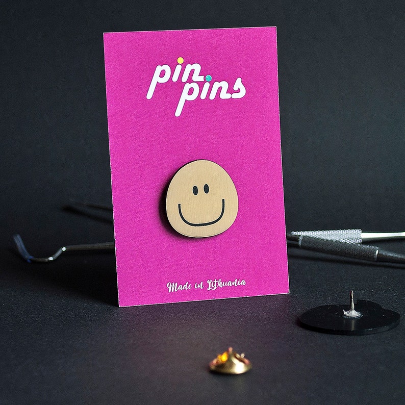 Happy Smiling Face Pin! - Pins, Badges, Brooch, Smile Happy Pin, Happy ...