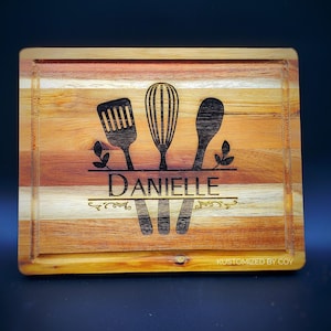 Personalized Acacia Cutting Boards Engraved with Family Name for Housewarming Gift Wedding Gift Anniversary Just Because Gift Mothers Day