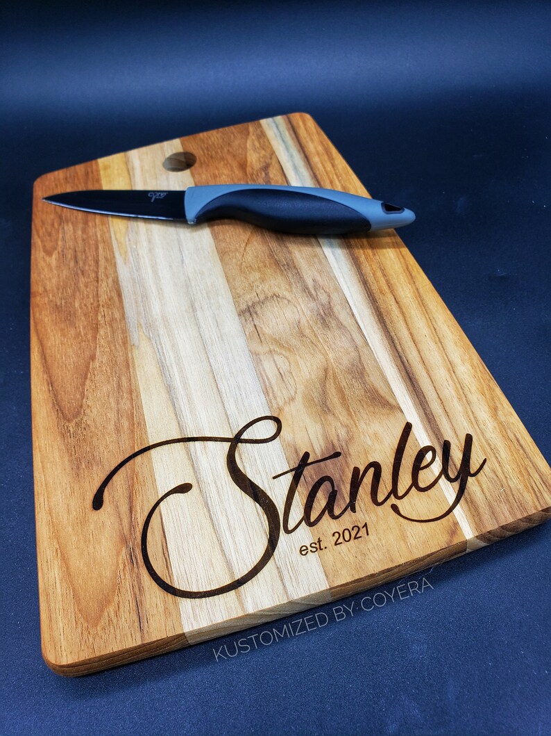 Personalized Acacia Cutting Boards Engraved With Family Name for ...