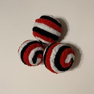 Red, Black and White Chunky Yarn Balls Set of 3, Wreath Attachment, Home Decorations, Red, Black and White Round Ball Picks, Ball Picks