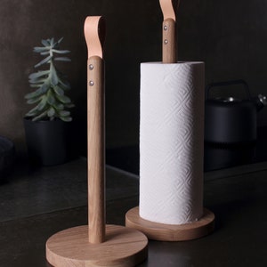 Portarotolo di carta igienica in rovere / Portarotolo da cucina moderno / Pronto per la spedizione / Portarotolo da cucina ecologico / Decorazione da fattoria / Regalo di inaugurazione della casa