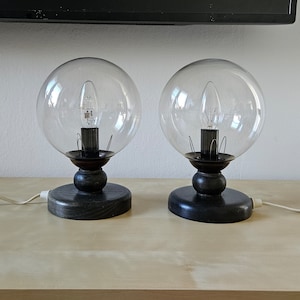 2er Set Mid Century Modern Nachttischlampen, Space Age Tischlampen Paar, Vintage Schreibtischlampen Paar, Nachttischlampen, MCM Leuchte 70er Jahre Glaskugel