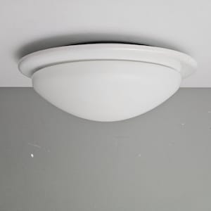 Vintage minimalistisk vägglampa i vit glas eller taklampa i infälld design