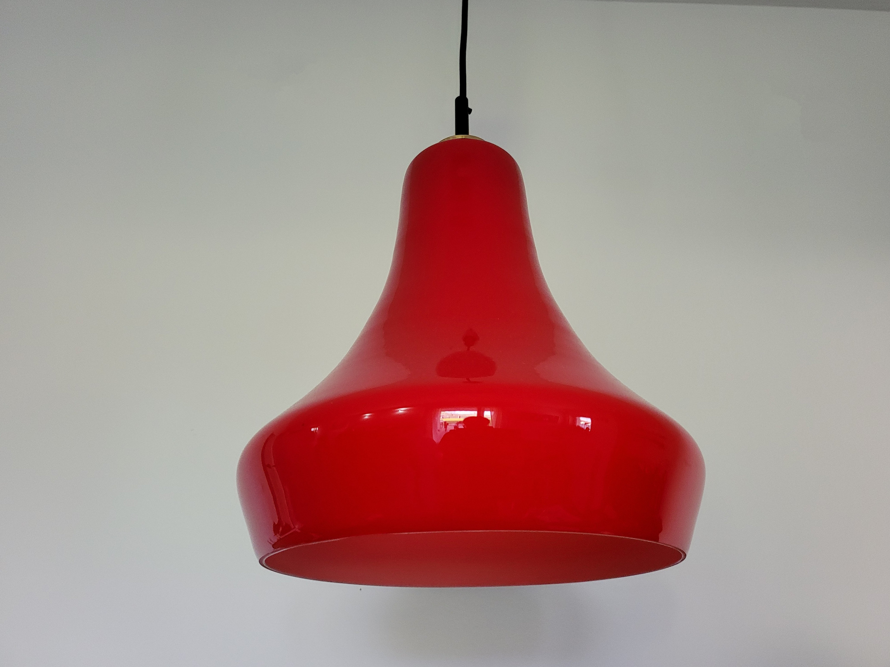 ヴィンテージレッドガラスペンダントライト：ミッドセンチュリーモダン