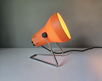 Lámpara de calor infrarroja naranja retro: luz terapéutica moderna de mediados de siglo