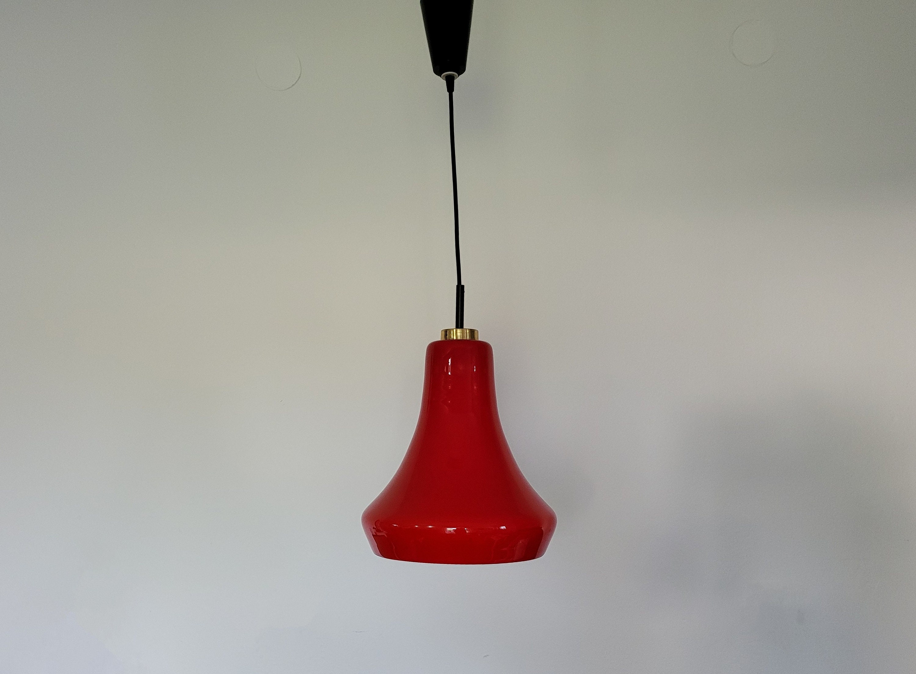 ヴィンテージレッドガラスペンダントライト：ミッドセンチュリーモダン