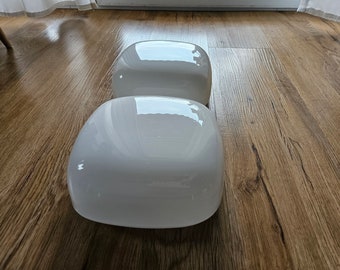 2er Set Vintage milchigweiße Glas Deckenlampe, Minimalistische Wandleuchte, Jugoslawien der 70er Jahre