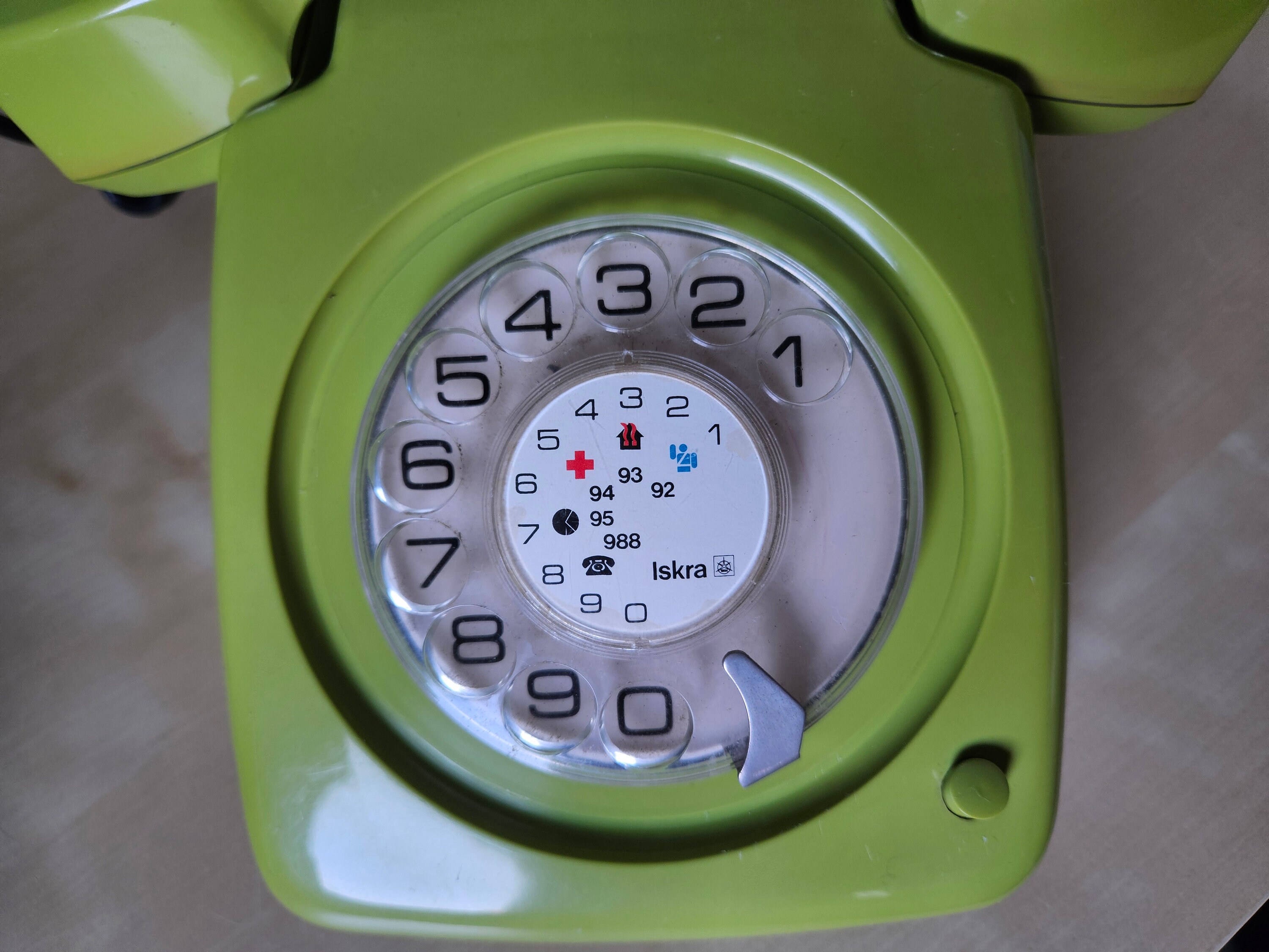 ヴィンテージグリーンロータリー電話：1970年代のIskra ATA 61 Decor