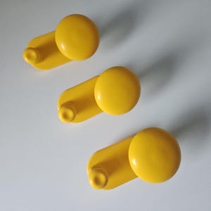 Set of 3 Vintage Wall Hooks – Bright Yellow Plastic – 70s Retro Style