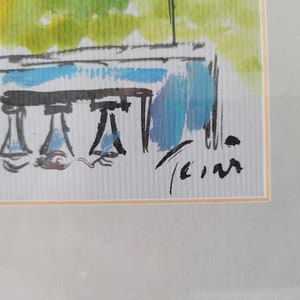 Puede incluir: Una pintura de acuarela de un edificio con un techo azul y tres ventanas. La pintura est&aacute; firmada "Teim" en la esquina inferior derecha.