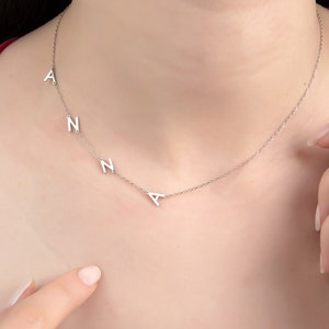 Collar de letras inicial personalizado, collar de letras de oro blanco de 14K con nombre personalizado, joyería personalizada, collar diario, regalo de simpatía