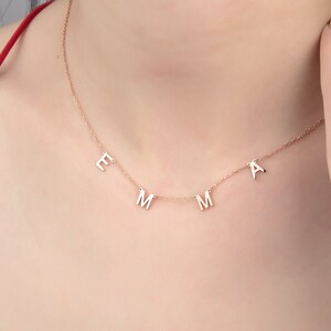 Collar de letras personalizadas de oro de 18K, collar de letras especiales, collares únicos para la madre, collar de letras plata esterlina, regalo para ella