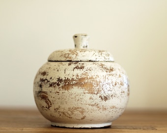 Round wooden box, decorative box